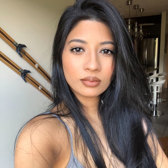 Meet your Posher, Ali - Picture 1 of 1